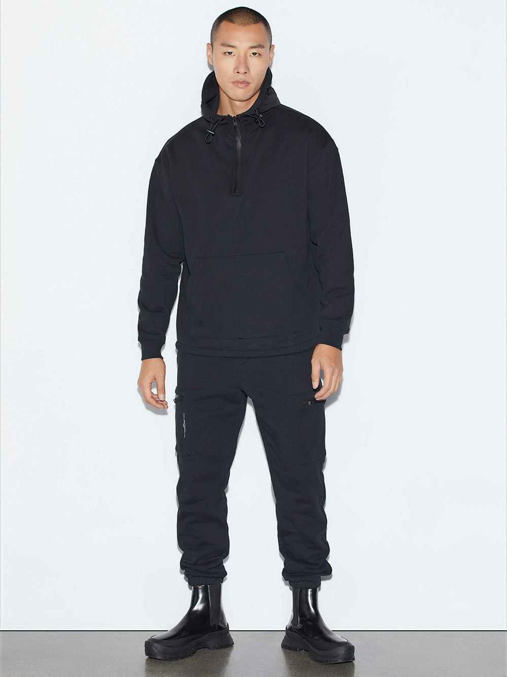 sweatshirt full body view alt:hover